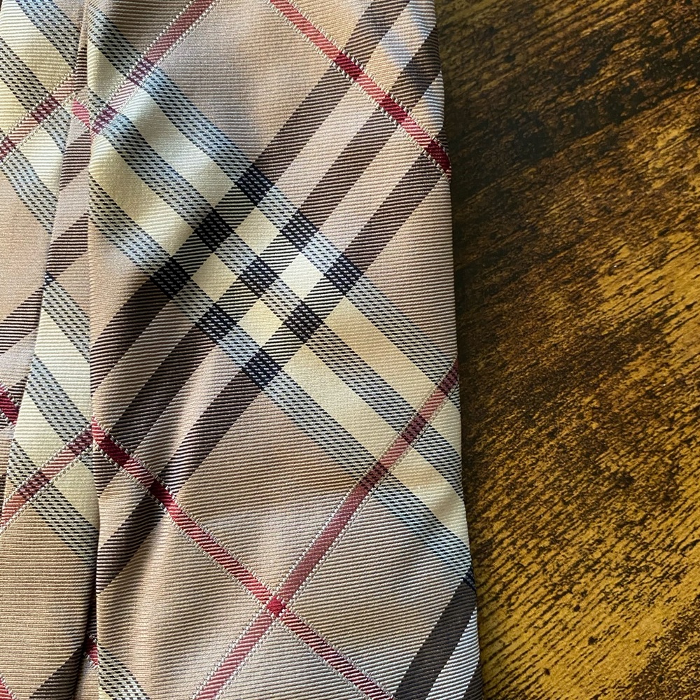 Burberry London men’s tie - Picture 9 of 11